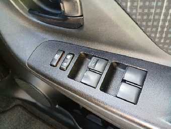 TOYOTA VITZ 2018 Image 22