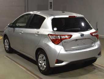 TOYOTA VITZ 2018 Image 4