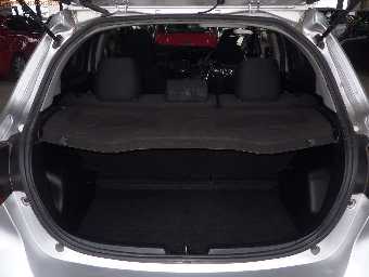 TOYOTA VITZ 2018 Image 8