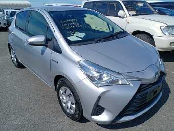 TOYOTA VITZ 2018 Image 9