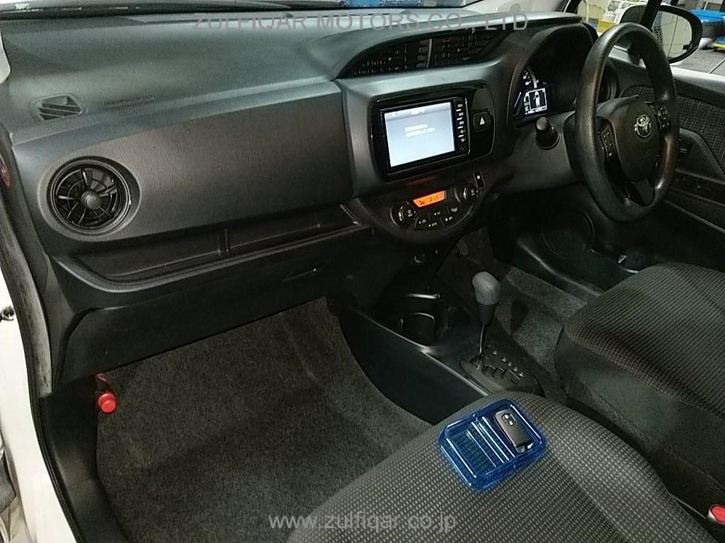 TOYOTA VITZ 2017 Image 3