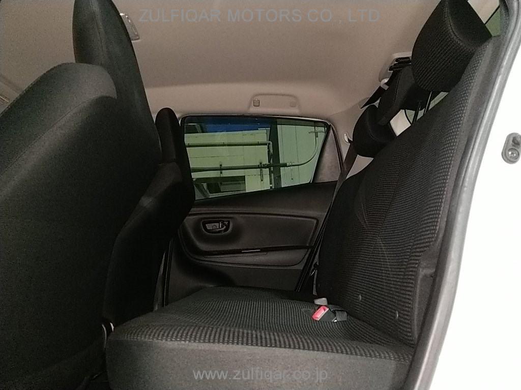 TOYOTA VITZ 2017 Image 6