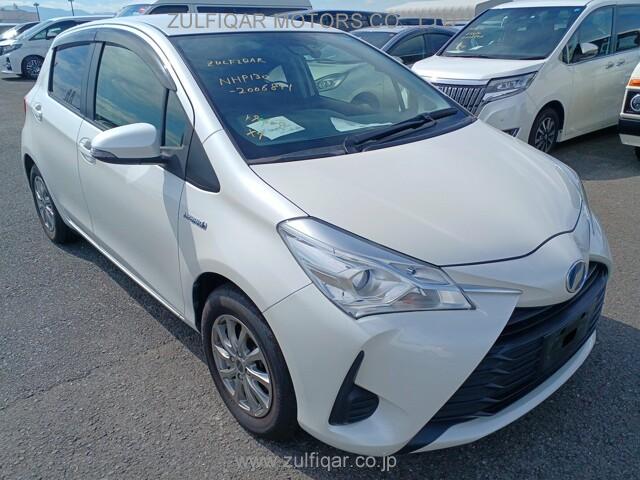 TOYOTA VITZ 2017 Image 7