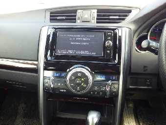 TOYOTA MARK X 2017 Image 17