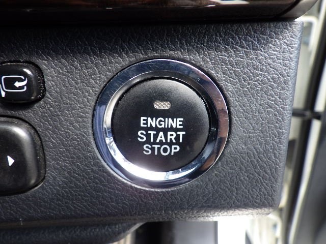 TOYOTA MARK X 2017 Image 25