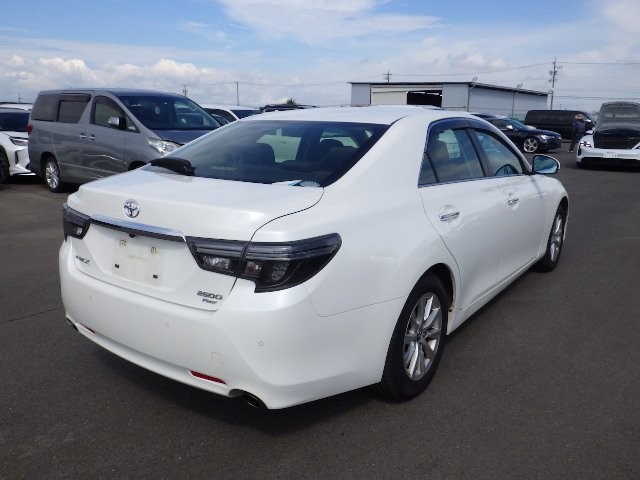 TOYOTA MARK X 2017 Image 30