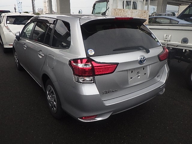 TOYOTA COROLLA FIELDER 2018 Image 20