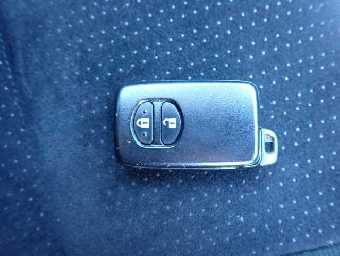 TOYOTA COROLLA FIELDER 2018 Image 6