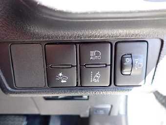 TOYOTA COROLLA FIELDER 2018 Image 9