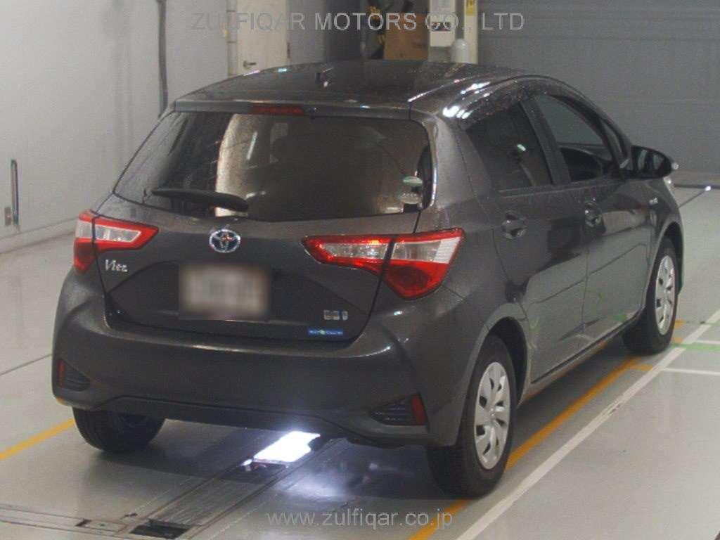 TOYOTA VITZ 2017 Image 2