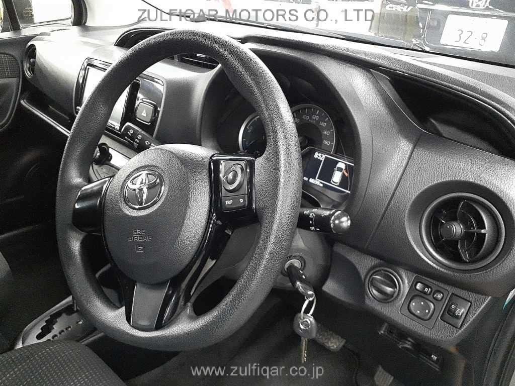 TOYOTA VITZ 2017 Image 7