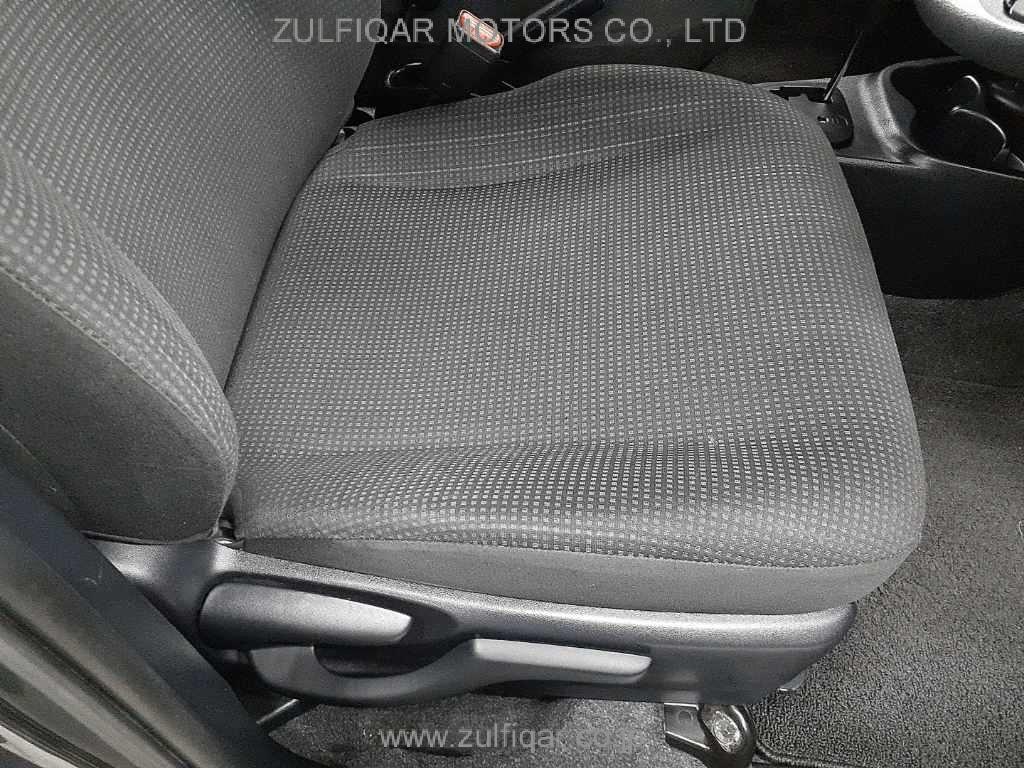 TOYOTA VITZ 2017 Image 8