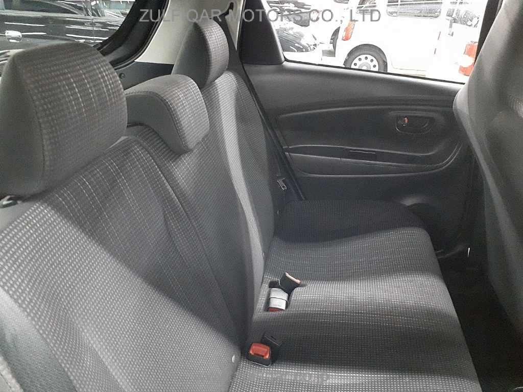 TOYOTA VITZ 2017 Image 9