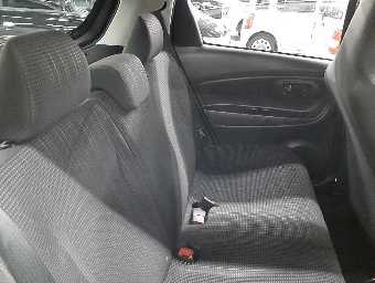 TOYOTA VITZ 2017 Image 9