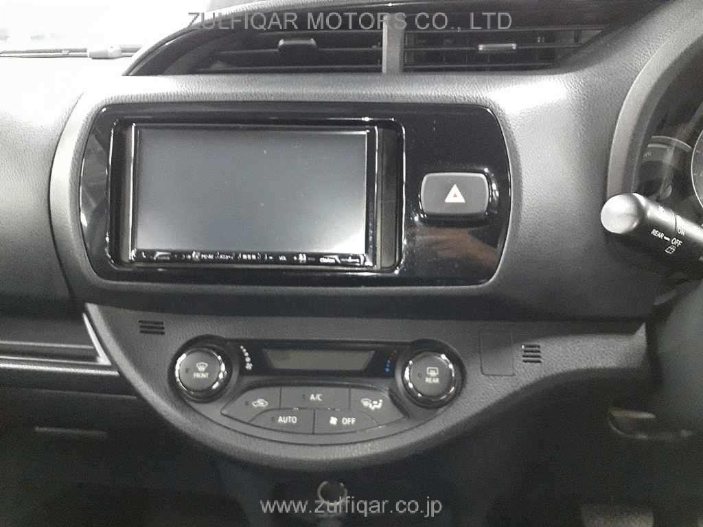 TOYOTA VITZ 2017 Image 10