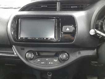 TOYOTA VITZ 2017 Image 10