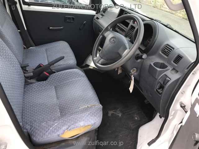 DAIHATSU HIJET CARGO 2017 Image 3