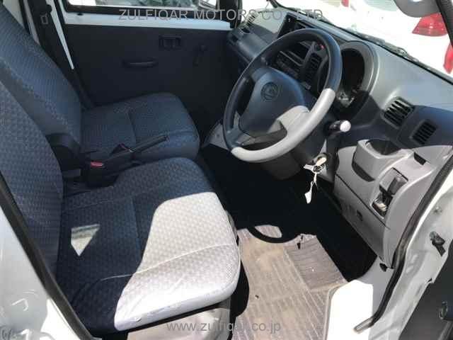 DAIHATSU HIJET CARGO 2017 Image 3