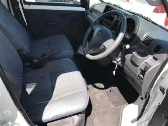 DAIHATSU HIJET CARGO 2017 Image 3