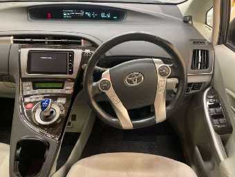TOYOTA PRIUS PHV 2014 Image 6