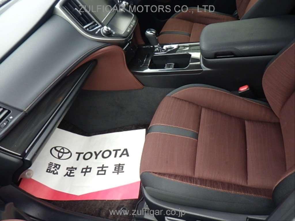 TOYOTA CROWN HYBRID 2013 Image 8