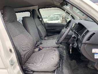 TOYOTA HIACE 2018 Image 11