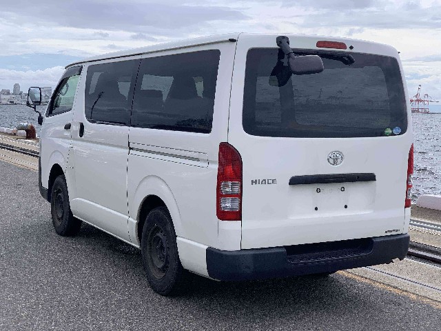 TOYOTA HIACE 2018 Image 21
