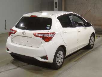 TOYOTA VITZ 2018 Image 2