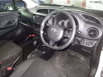 TOYOTA VITZ 2018 Image 5