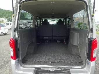 NISSAN NV350 CARAVAN 2018 Image 3