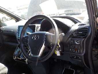 TOYOTA VOXY 2019 Image 11