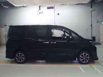 TOYOTA VOXY 2019 Image 3