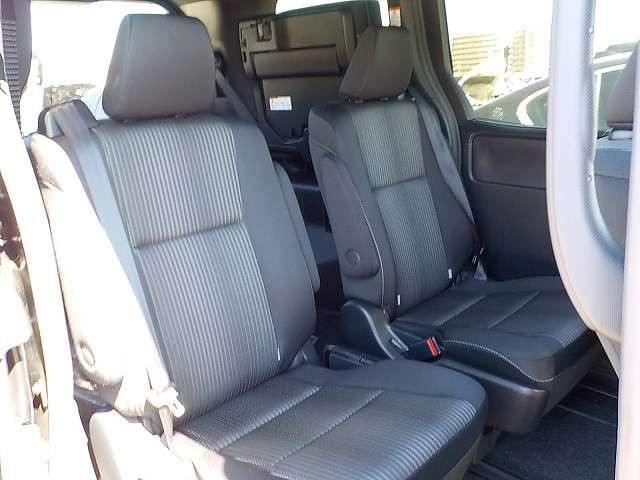 TOYOTA VOXY 2019 Image 23