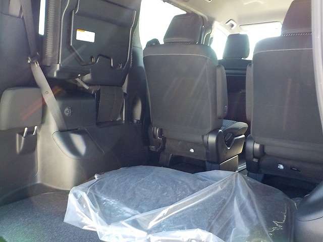 TOYOTA VOXY 2019 Image 24