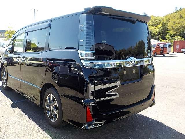 TOYOTA VOXY 2019 Image 27