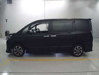 TOYOTA VOXY 2019 Image 4