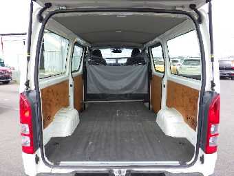 TOYOTA REGIUSACE 2017 Image 17