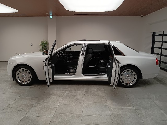 ROLLS ROYCE GHOST 2012 Image 19