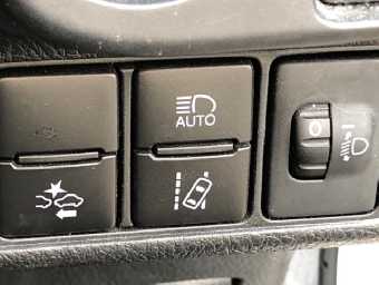 TOYOTA COROLLA FIELDER 2018 Image 6