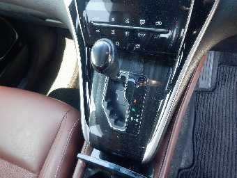 TOYOTA HARRIER 2019 Image 12