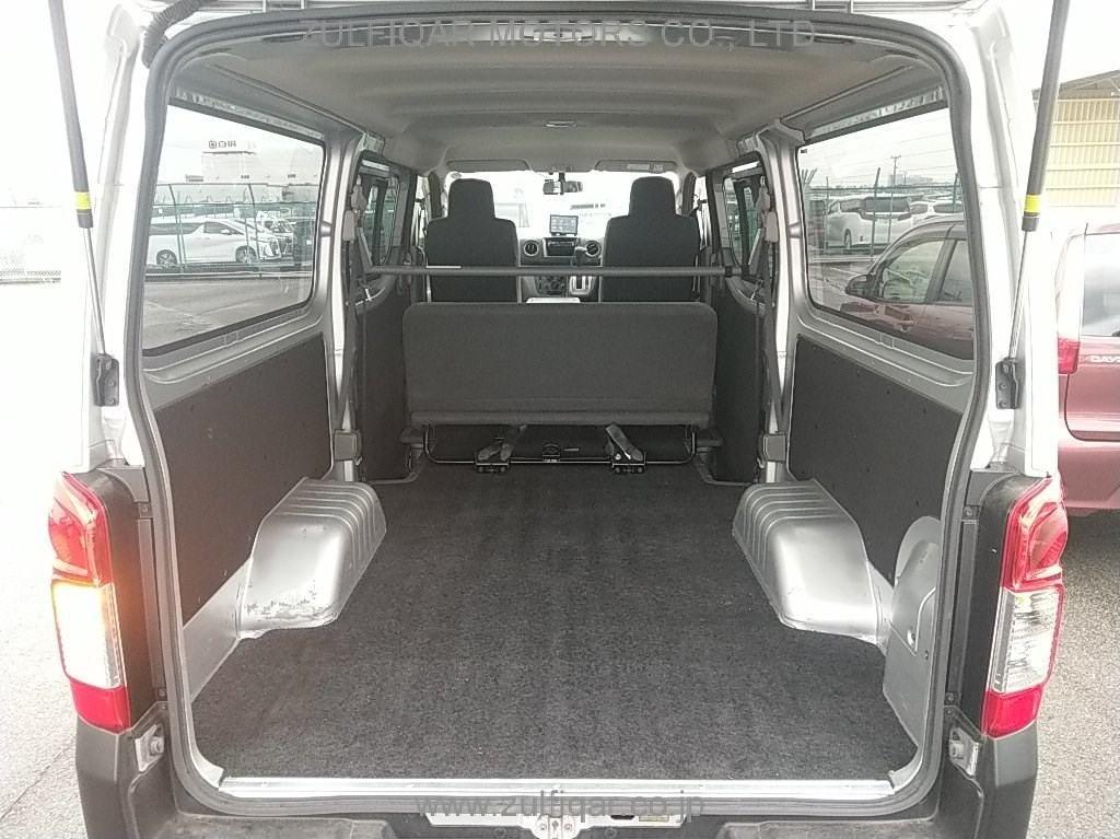 NISSAN NV350 CARAVAN 2017 Image 6