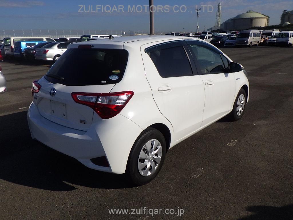 TOYOTA VITZ 2018 Image 11