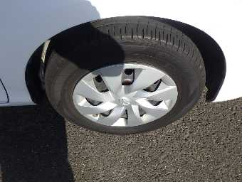 TOYOTA VITZ 2018 Image 12