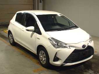 TOYOTA VITZ 2018 Image 3