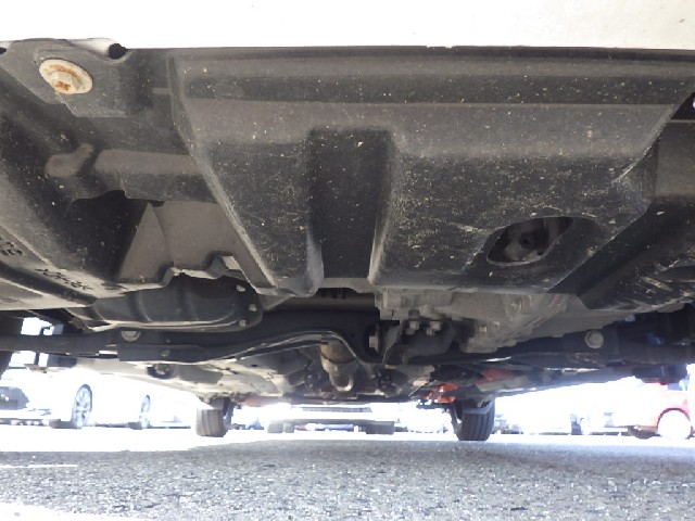 TOYOTA VITZ 2018 Image 27