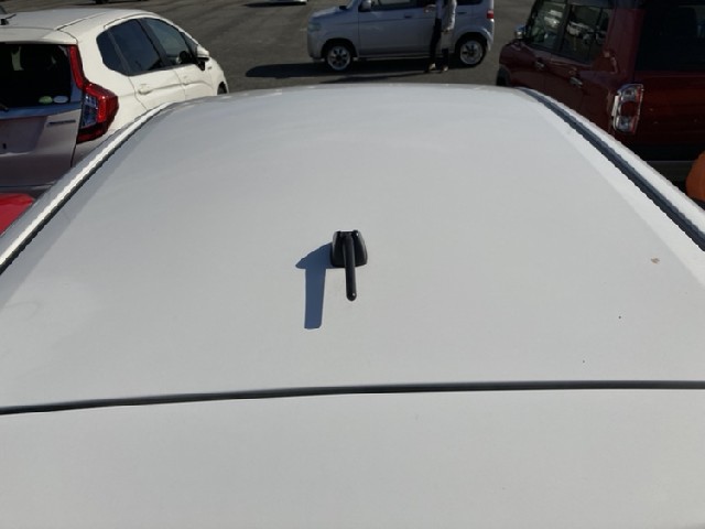 TOYOTA VITZ 2018 Image 30