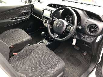 TOYOTA VITZ 2018 Image 5