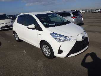 TOYOTA VITZ 2018 Image 8