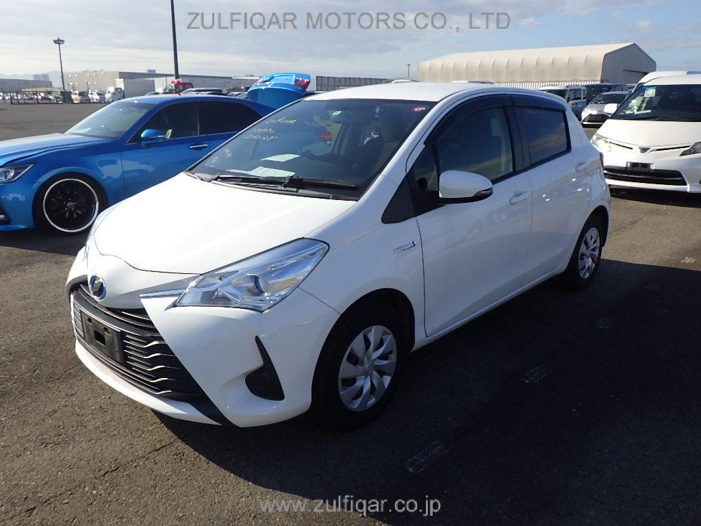 TOYOTA VITZ 2018 Image 9