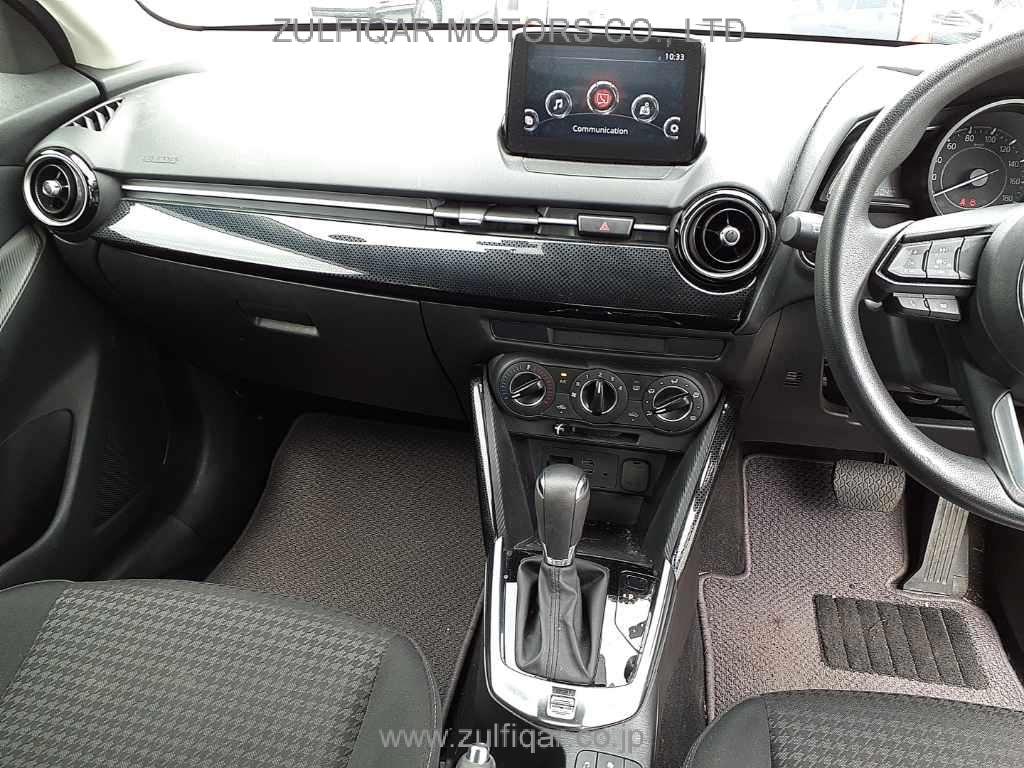 MAZDA DEMIO 2018 Image 9